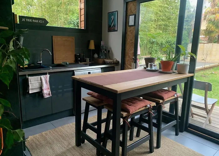 Lägenhet Superbe T3- Two Bedrooms With Garden And Petanque! Perfect Spot!