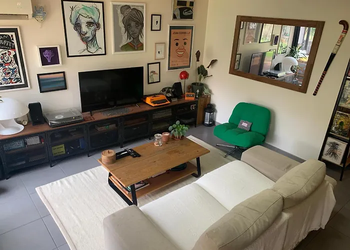 Superbe T3- Two Bedrooms With Garden And Petanque! Perfect Spot! Lägenhet