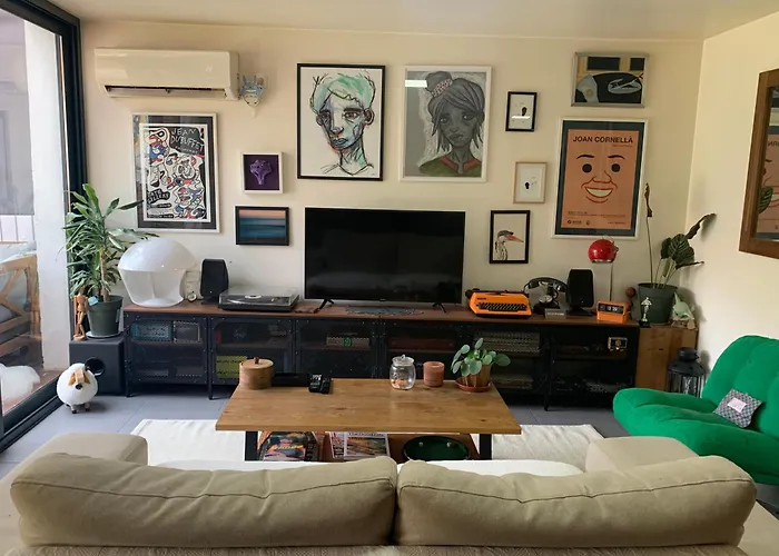 Superbe T3- Two Bedrooms With Garden And Petanque! Perfect Spot!